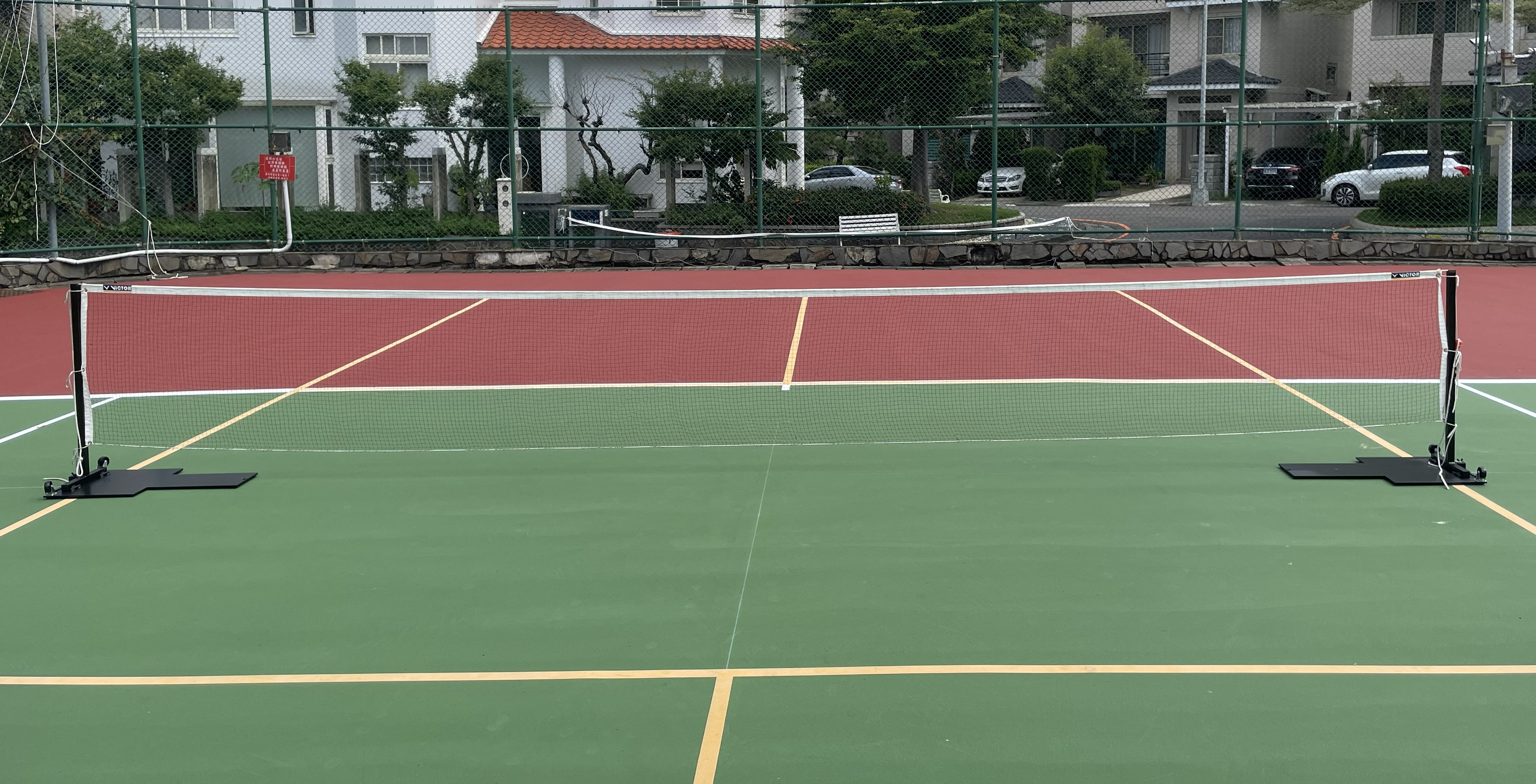 ezrWAY 凸形底板匹克球網架免壓重設計